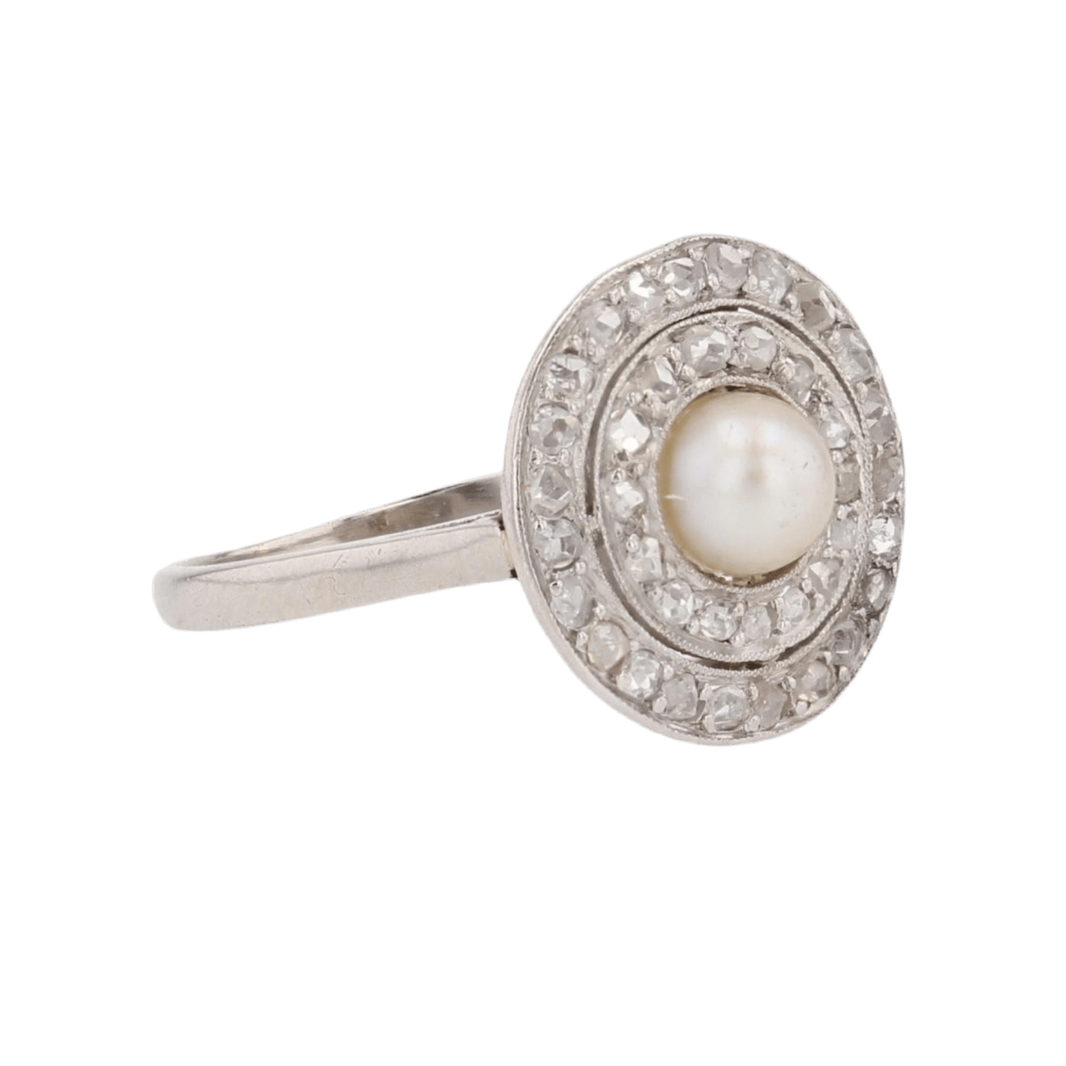 Bague Pompadour en platine, perle et diamants - Castafiore
