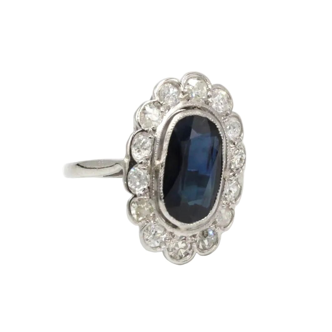 Bague Pompadour en platine, saphir et diamants - Castafiore