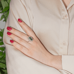 Bague Pompadour en platine, saphir et diamants - Castafiore