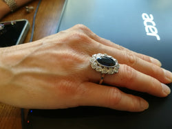 Bague Pompadour en platine, saphir et diamants - Castafiore