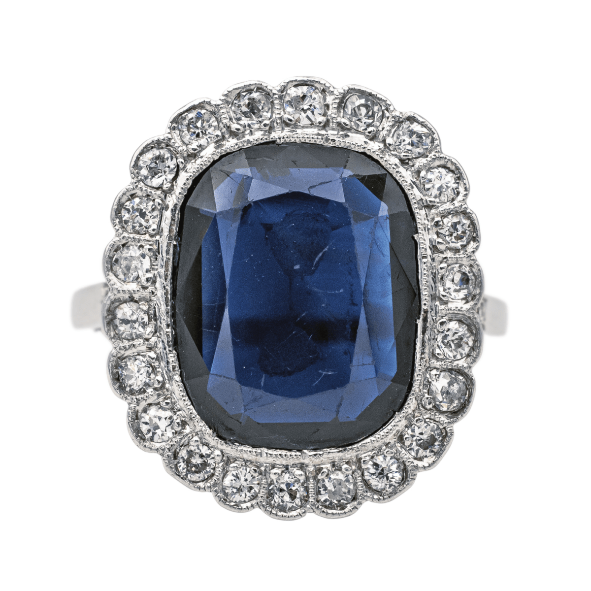 Bague Pompadour en platine, saphir et diamants - Castafiore