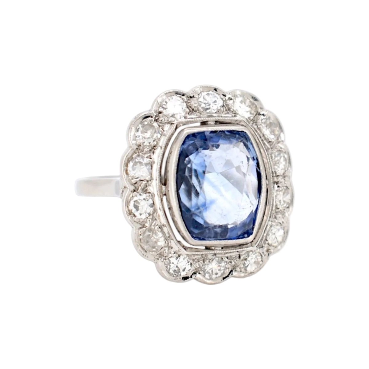 Bague Pompadour en platine, saphir, et diamants - Castafiore