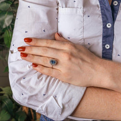 Bague Pompadour Or blanc Saphir - Castafiore