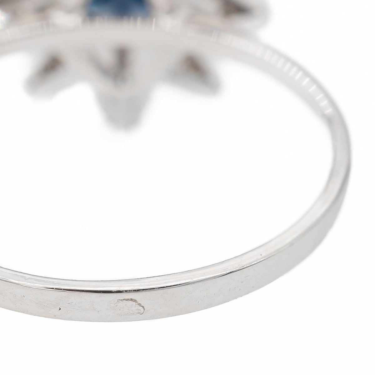 Bague Pompadour Or blanc Saphir - Castafiore