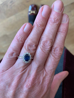 Bague Pompadour Saphir 1.50 Diamants Or Gris 18 Carats - Castafiore