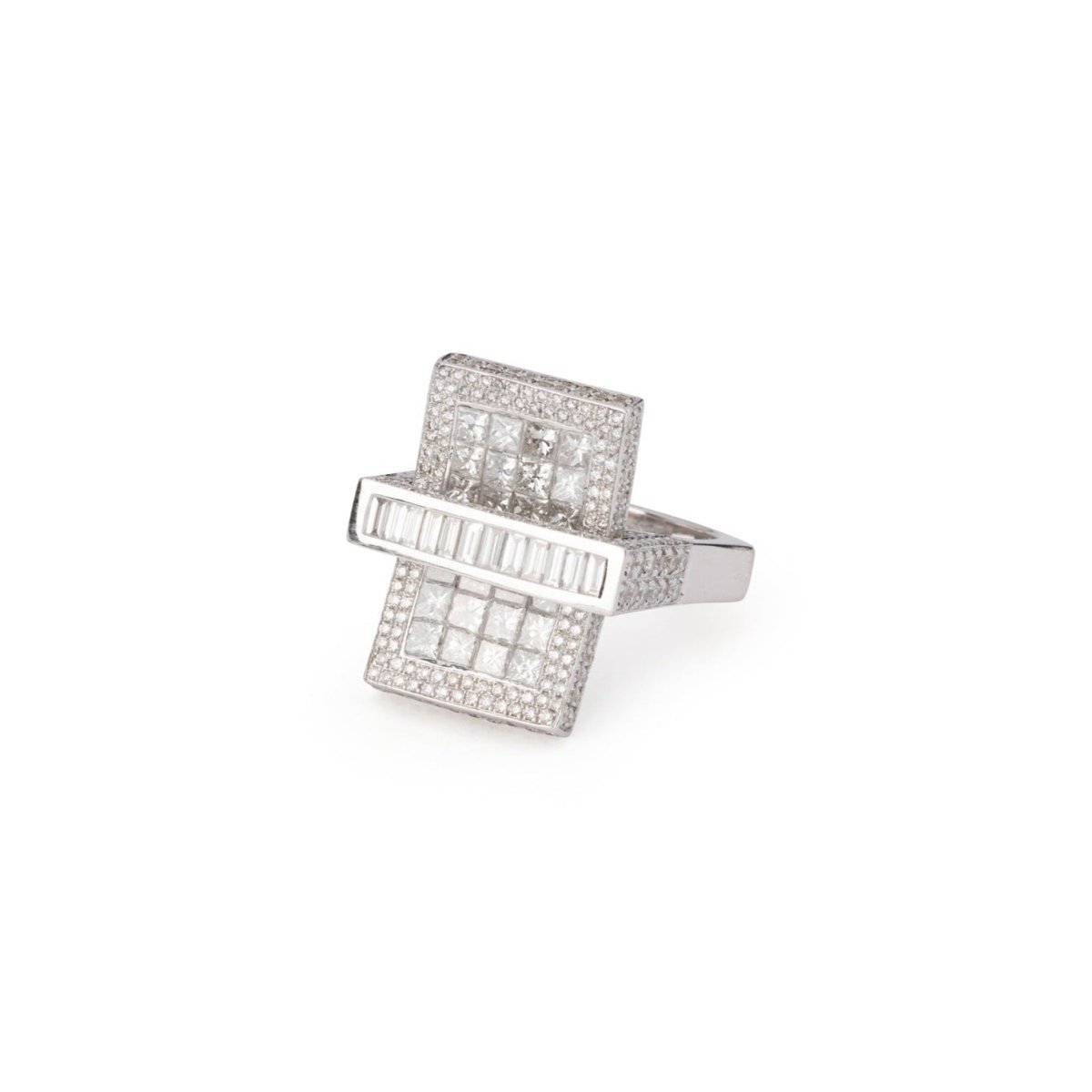 Bague Rectangulaire en or blanc et diamants - Castafiore