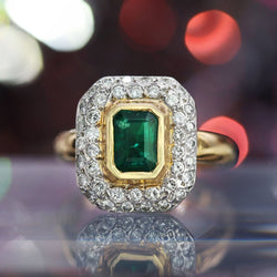 Bague rectangulaire en or jaune et blanc avec émeraude et diamants - Castafiore