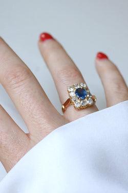 Bague Rectangulaire Saphir 1,10 Cts et Diamants - Castafiore