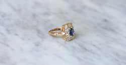 Bague Rectangulaire Saphir 1,10 Cts et Diamants - Castafiore