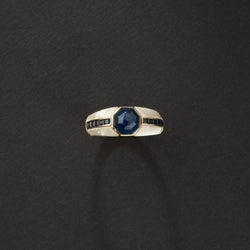 Bague REPOSSI pour femmes en or jaune 18K, saphirs et nacres. - Castafiore