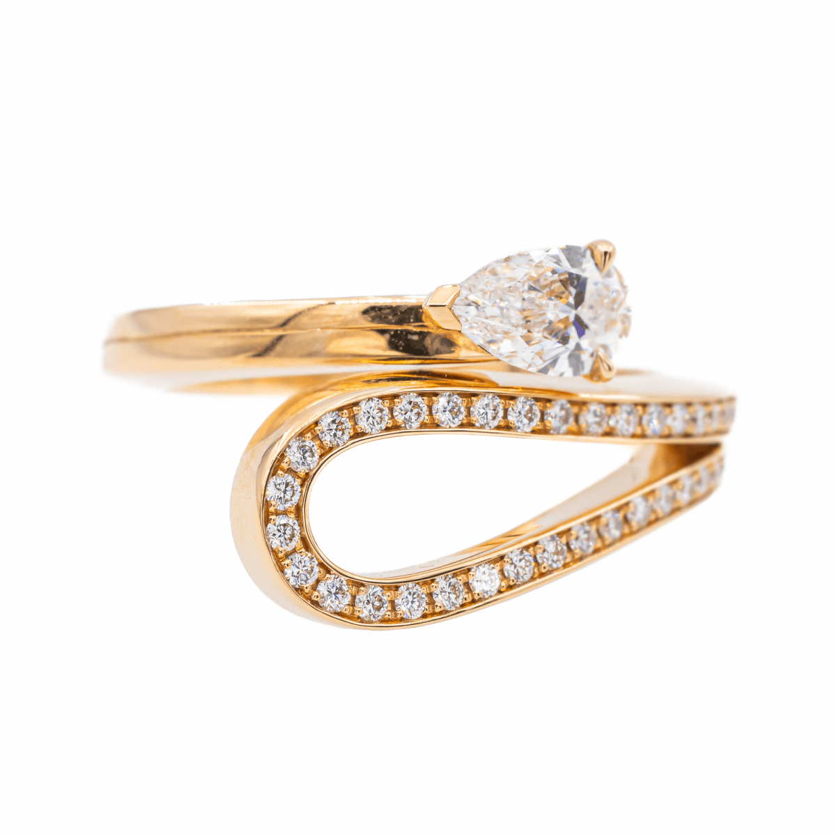 Bague REPOSSI "Serti inversé" en or rose et diamant - Castafiore