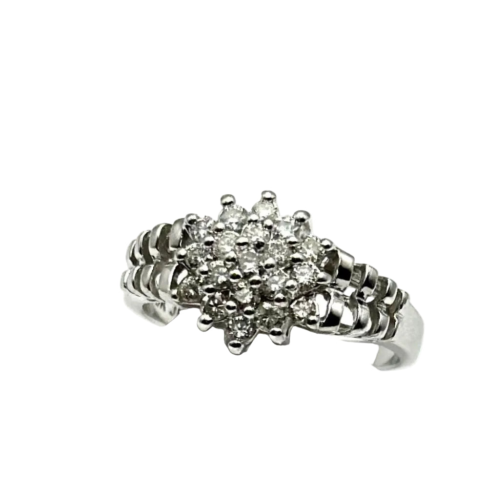 Bague rosetón central en or blanc et diamant - Castafiore