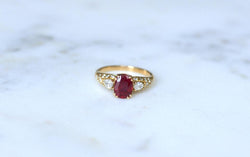 Bague Rubis 1.85 Cts et Diamant Poire sur Or jaune - Castafiore