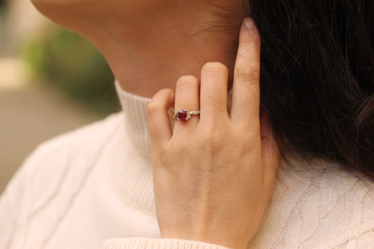 Bague rubis diamants en or blanc 18k - Castafiore