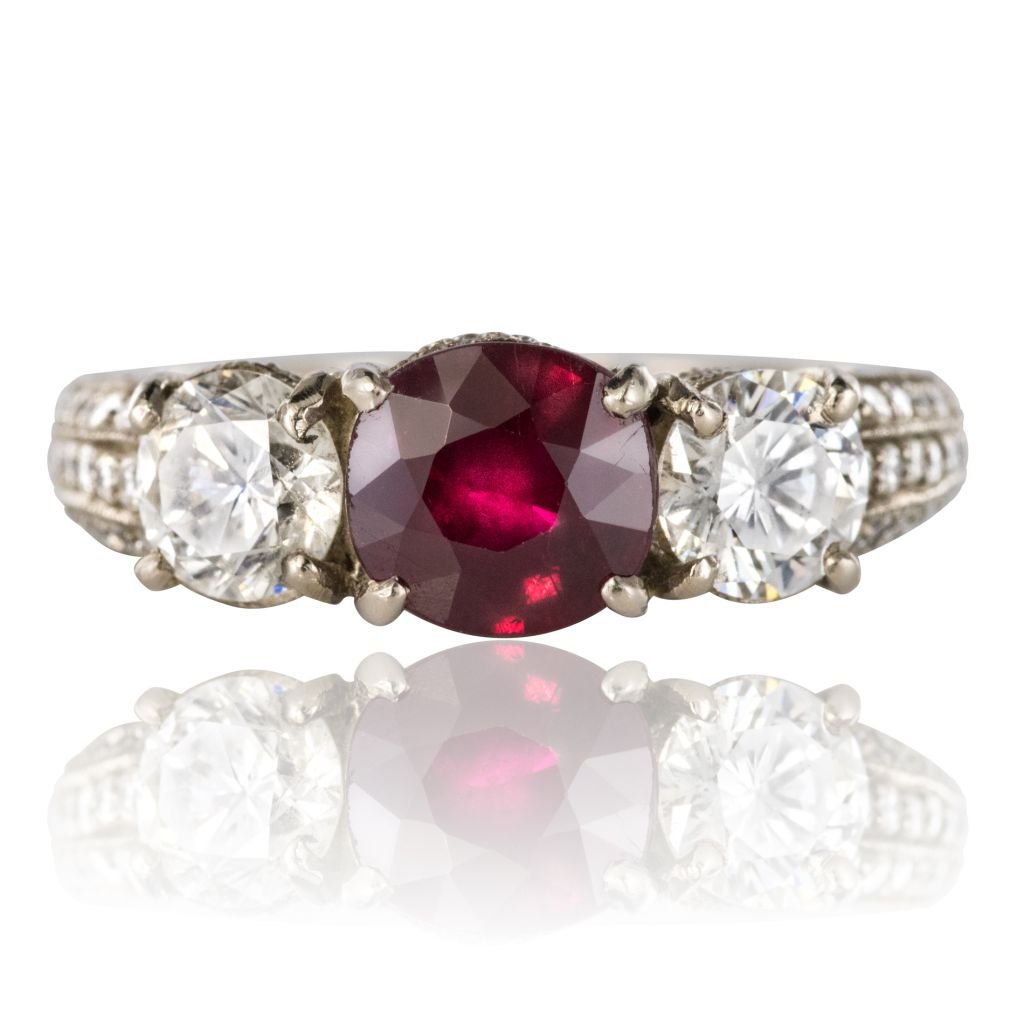 Bague Rubis, Diamants et pavage de diamants - Castafiore