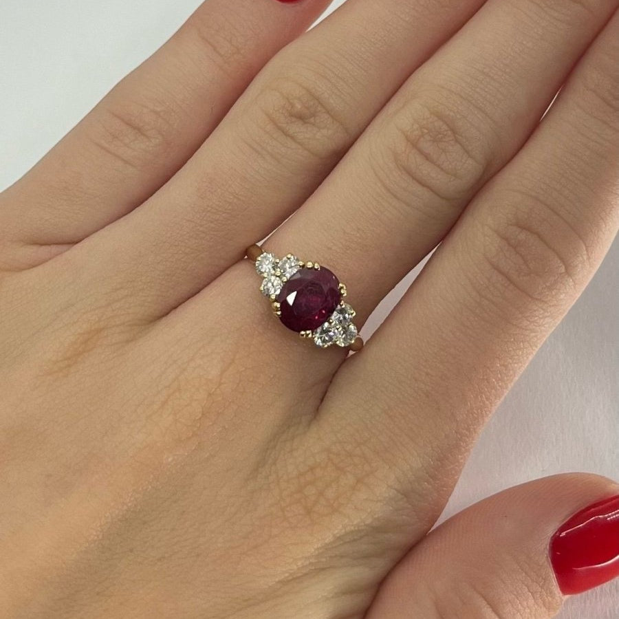 Bague or jaune rubis 2,19 ct et diamants 0,60 ct