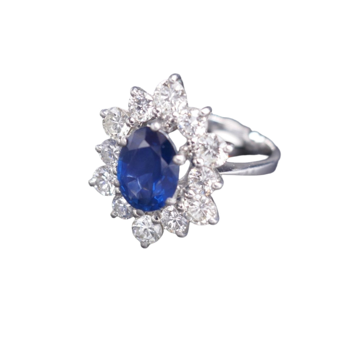 Bague Saphir 2,92 carats Et Diamants 1,80 carat. - Castafiore