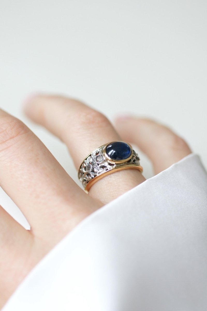 Bague Saphir Cabochon et Diamants sur Or jaune et Argent - Castafiore