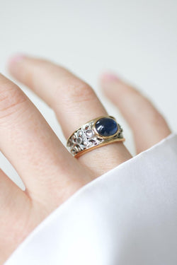 Bague Saphir Cabochon et Diamants sur Or jaune et Argent - Castafiore