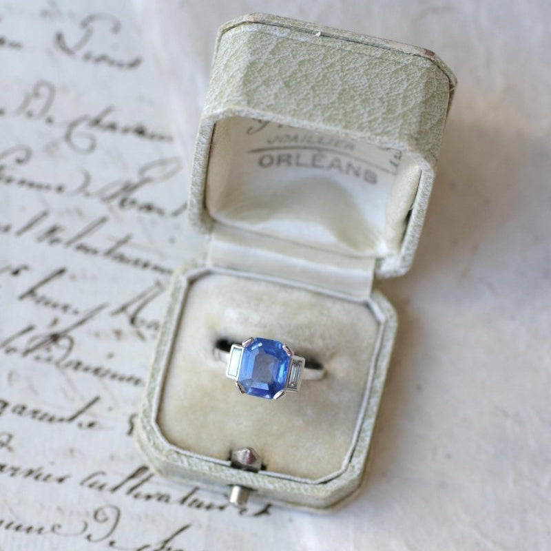 Bague Saphir Ceylan Non Chauffé 4,00 Cts et Diamants Baguettes - Castafiore