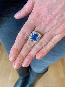 Bague Saphir Ceylan Non Chauffé 4.66 Carats Diamants Platine Or Gris 18 Carats (Certificat) - Castafiore