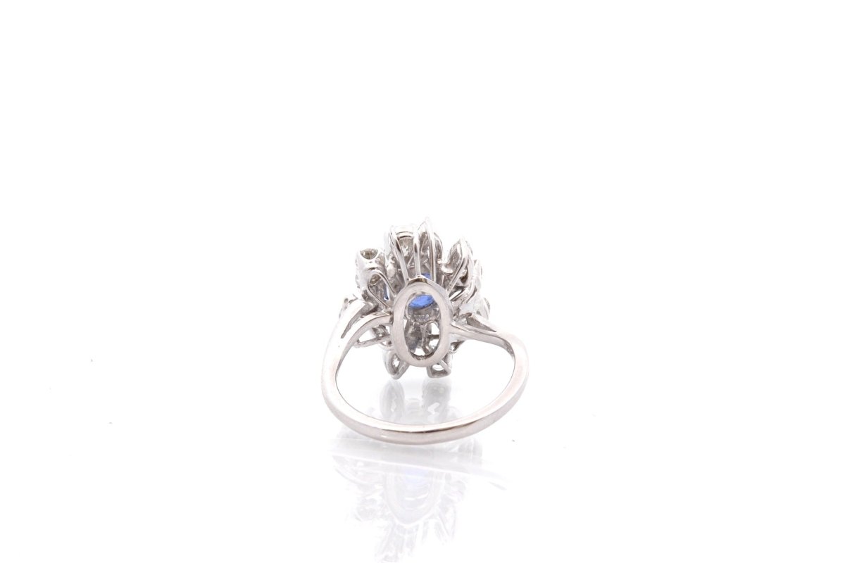 Bague saphir de 2,51cts et diamants - Castafiore