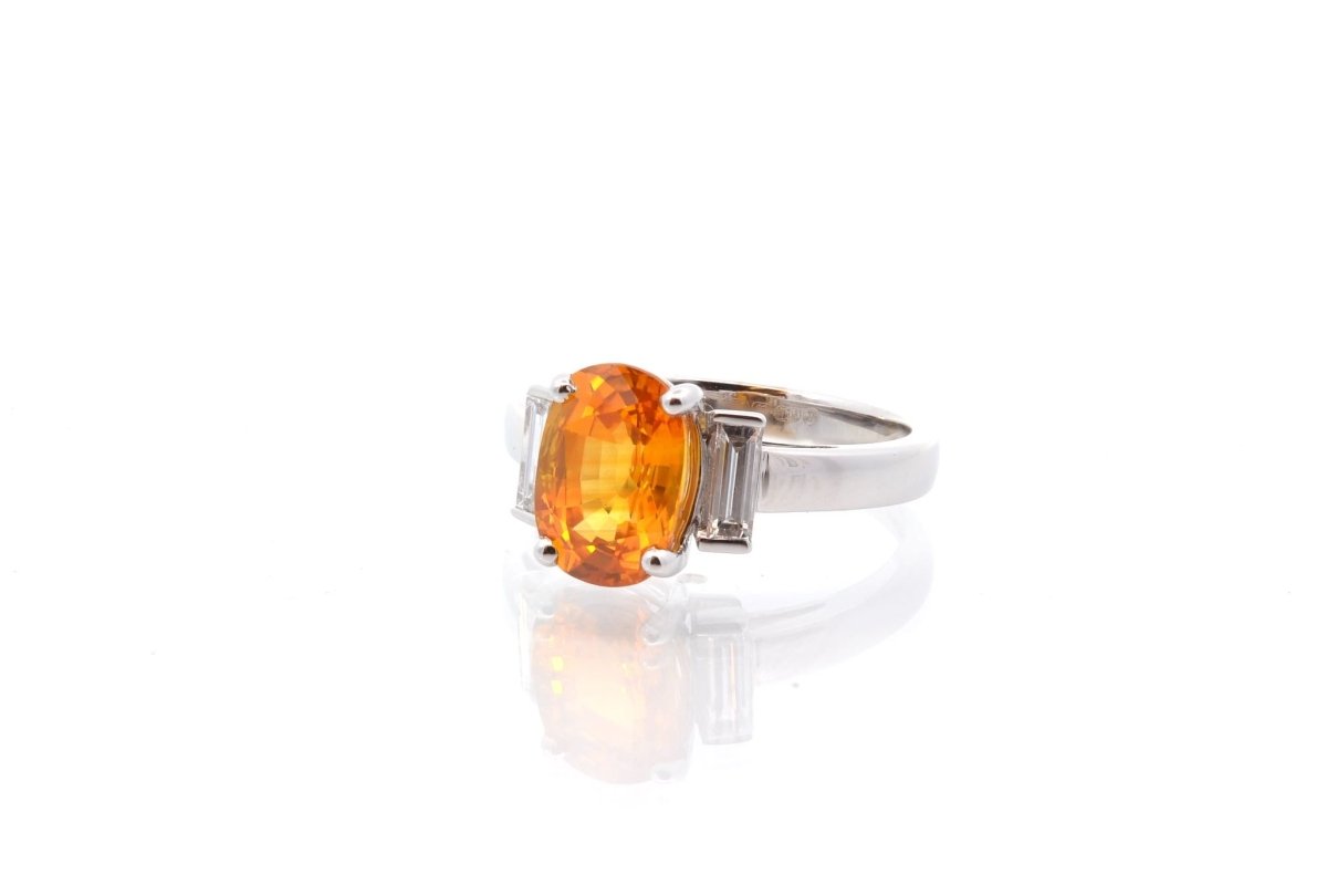 Bague saphir de 3,27 cts et diamants en or - Castafiore