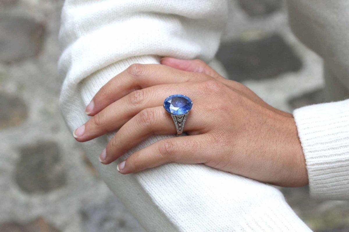 Bague saphir de Ceylan de 18,47 carats en platine - Castafiore