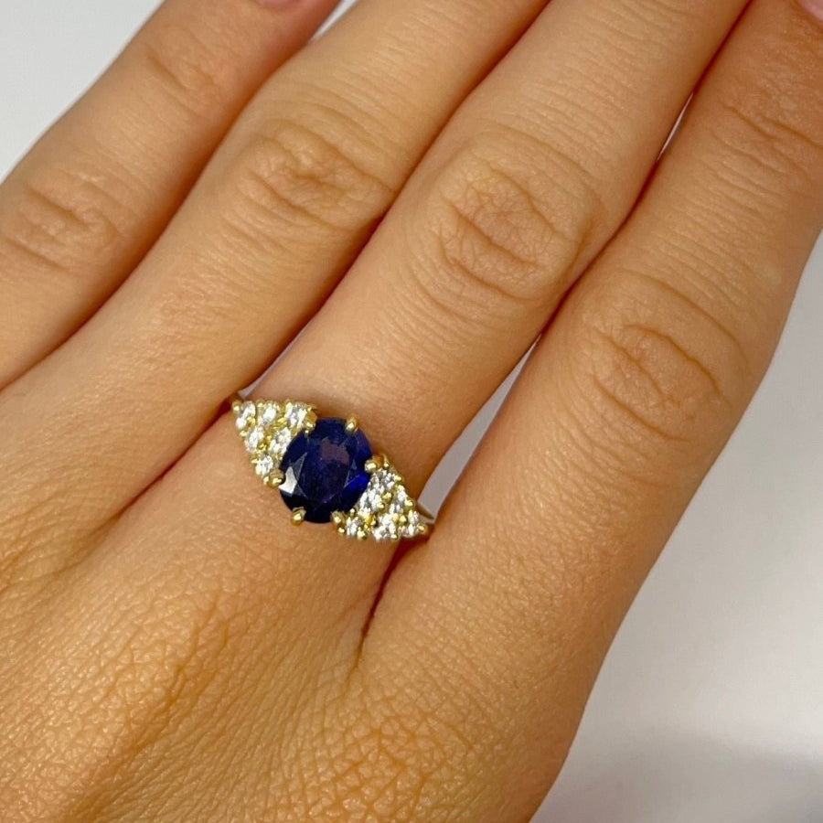 Bague Saphir en or jaune et diamants - Castafiore