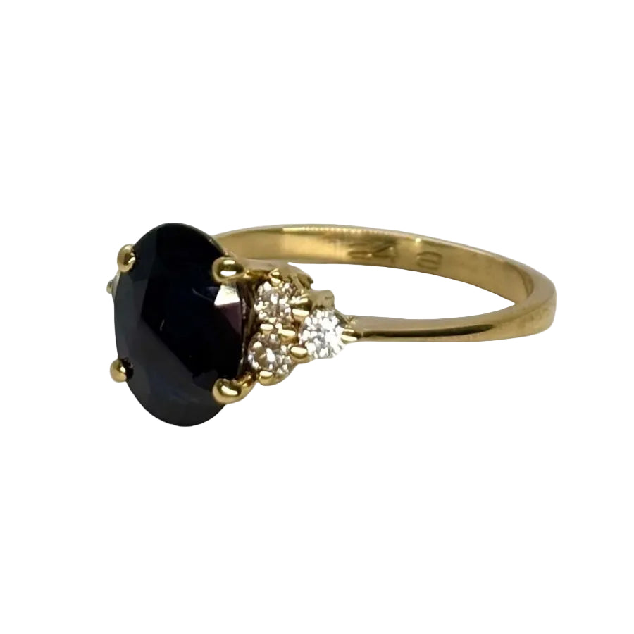 Bague Saphir en or jaune et diamants - Castafiore