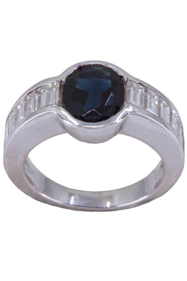 Bague saphir et diamants baguettes en or blanc - Castafiore