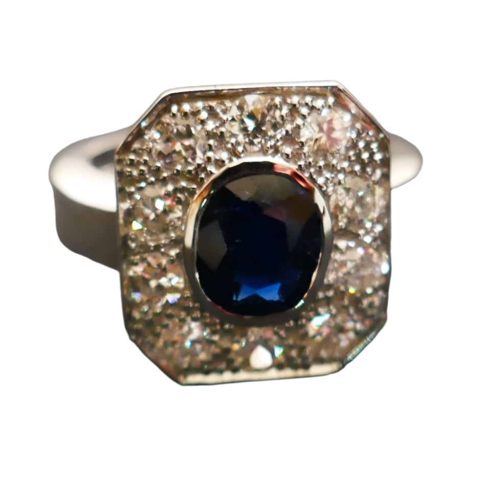 Bague Saphir Et Diamants, monture or blanc 18 carats. - Castafiore