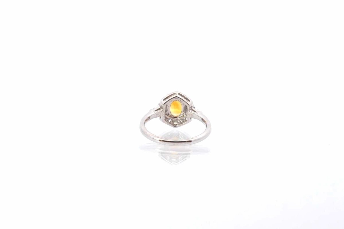 Bague saphir jaune et diamants en or blanc - Castafiore