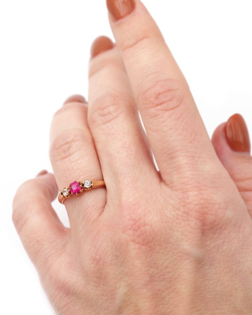 Bague Saphir rose diamants en or - Castafiore