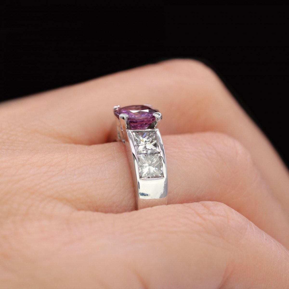 Bague Saphir rose et diamants en or blanc - Castafiore
