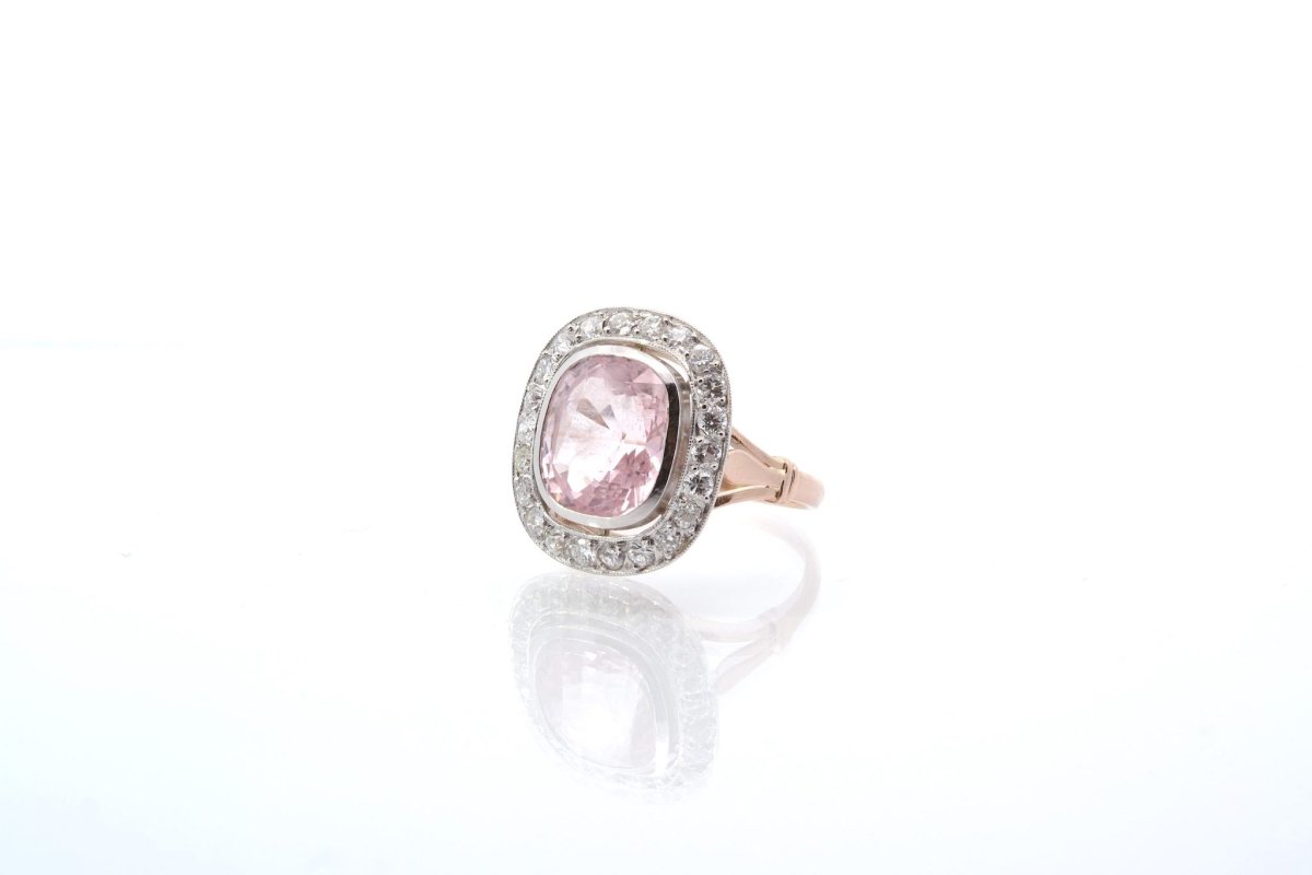 Bague saphir rose et diamants en or rose et platine - Castafiore