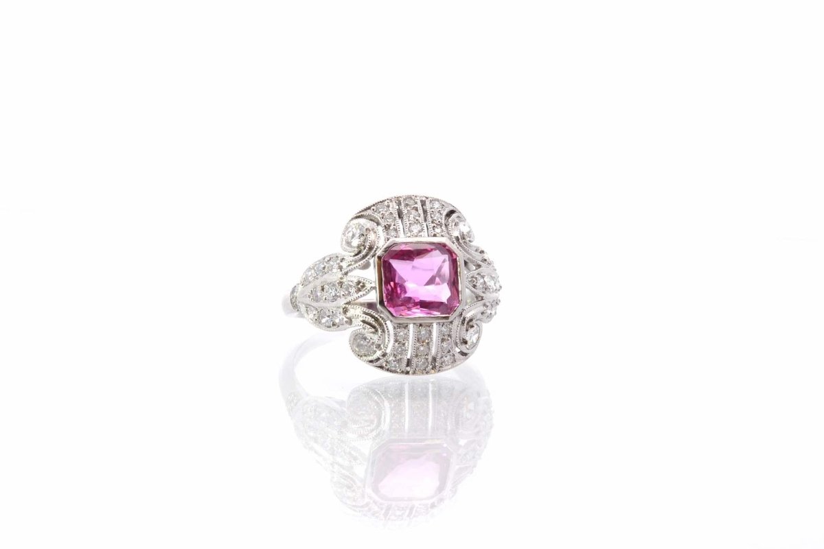 Bague saphir rose et diamants en platine - Castafiore