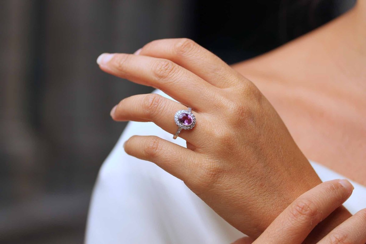 Bague saphir rose et diamants en platine - Castafiore