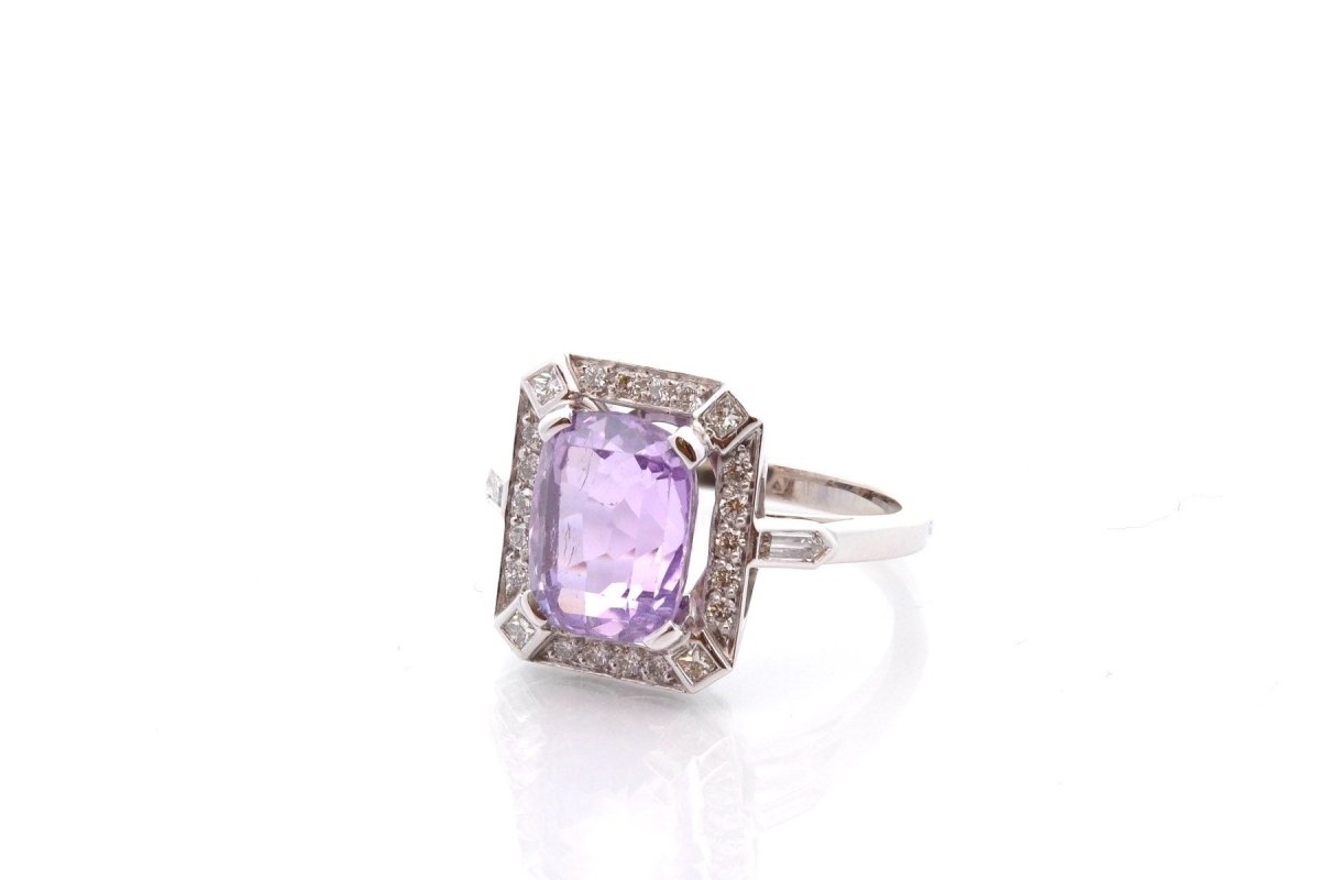 Bague Saphir violet et diamants en platine - Castafiore