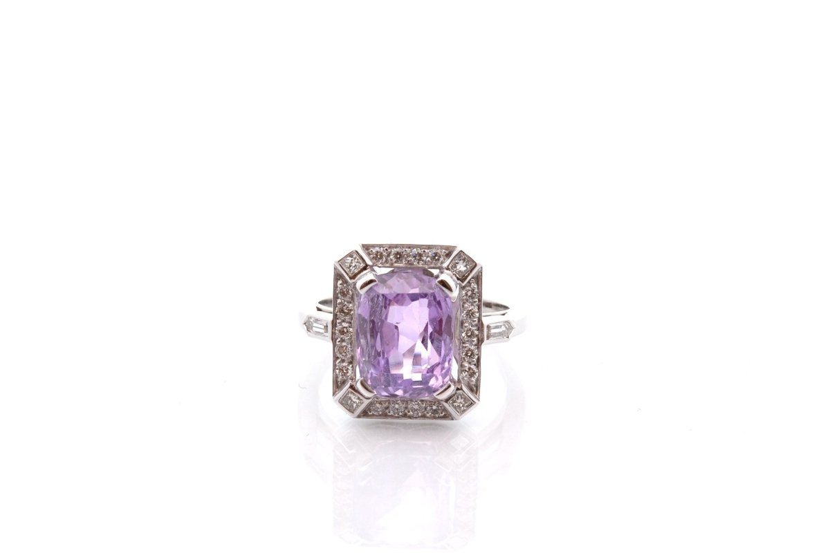 Bague Saphir violet et diamants en platine - Castafiore