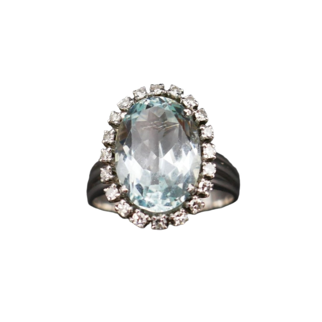 Bague Sertie d'Une Aigue Marine naturelle Et Diamants. - Castafiore