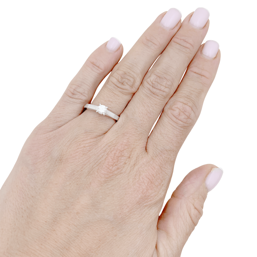 Bague Solitaire BOUCHERON "Beloved" en platine et diamant - Castafiore