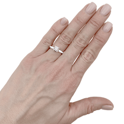 Bague Solitaire CARTIER "1895" en platine et diamant - Castafiore