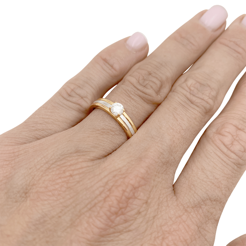 Bague Solitaire CARTIER "Vendôme Louis Cartier" en or jaune, or blanc, or rose et diamant - Castafiore