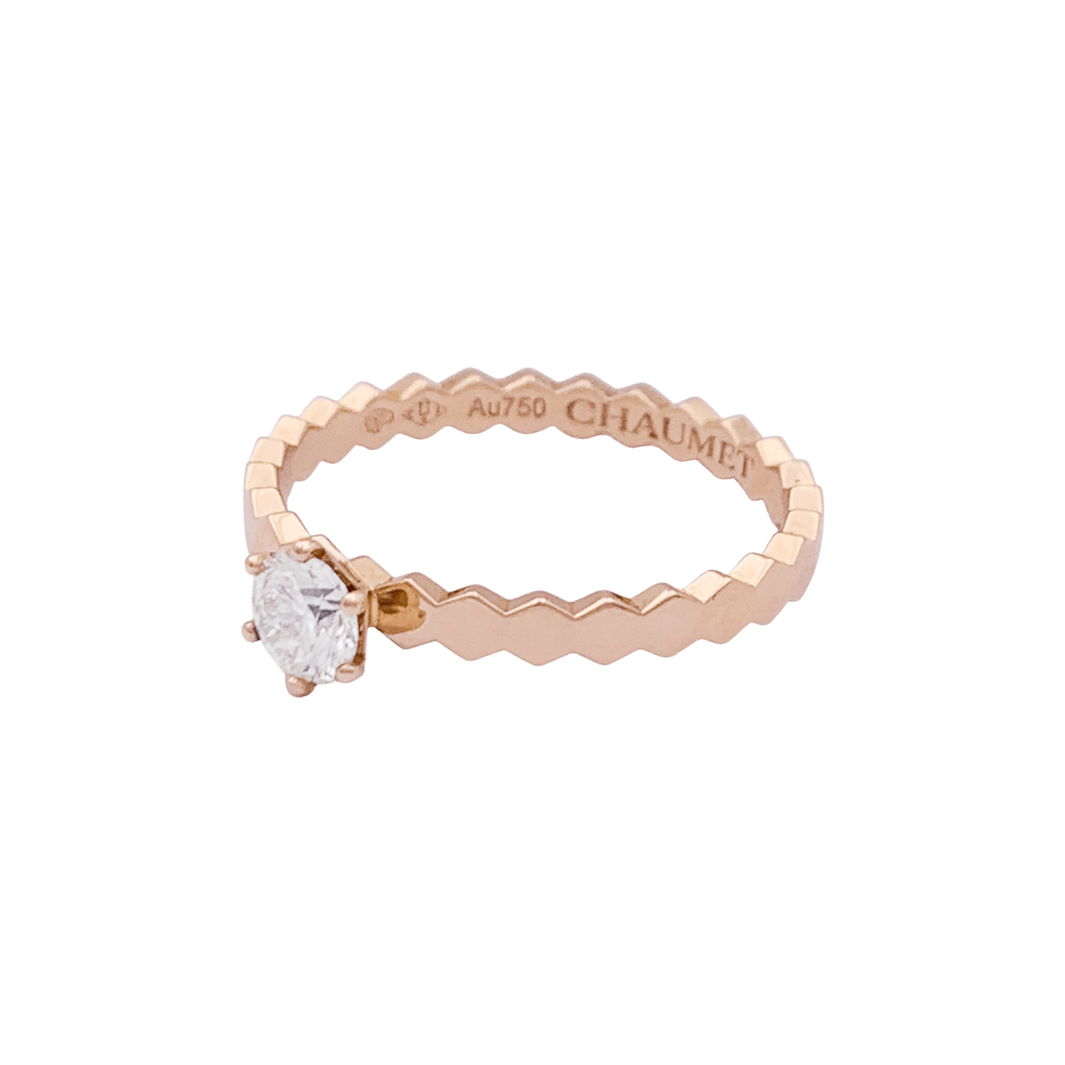 Bague Solitaire CHAUMET "Bee" en or rose et diamant. - Castafiore