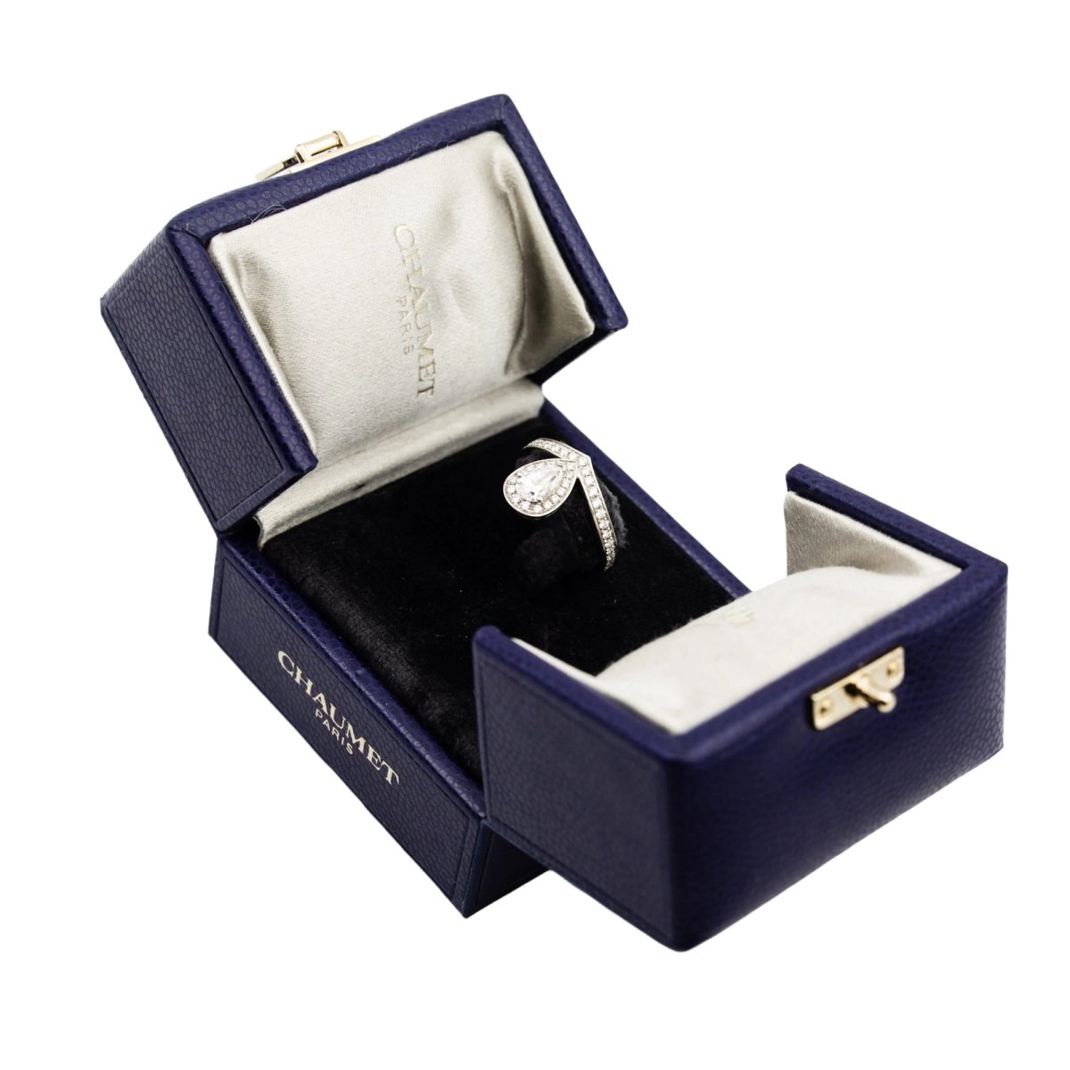 Bague Solitaire CHAUMET "Joséphine Aigrette" en platine et diamants - Castafiore