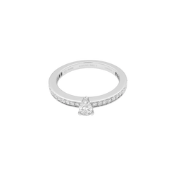 Bague Solitaire CHAUMET "Triomphe de Chaumet" en platine et diamants - Castafiore