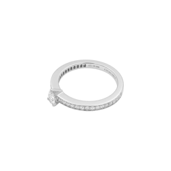 Bague Solitaire CHAUMET "Triomphe de Chaumet" en platine et diamants - Castafiore