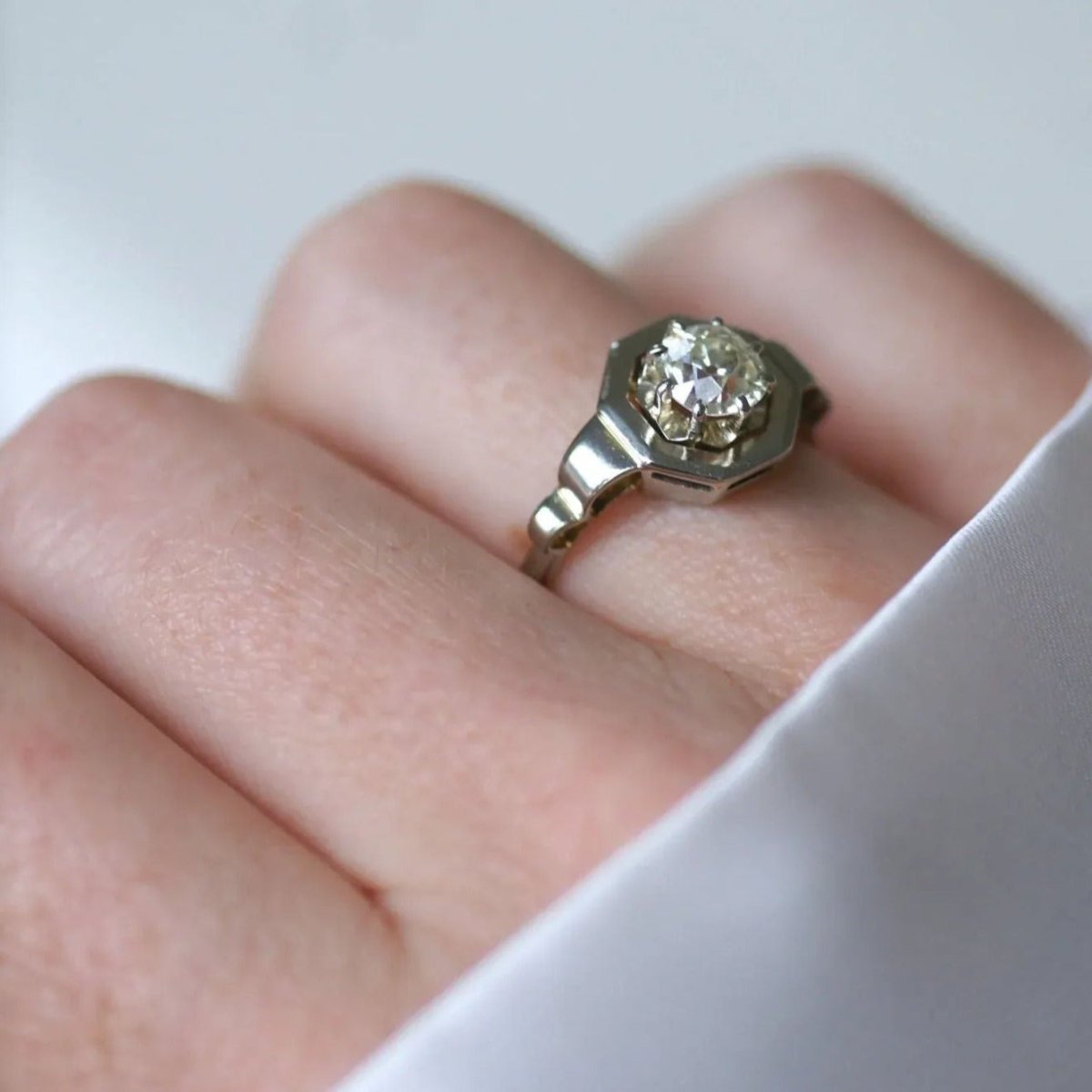 Bague Solitaire Diamant 0.90 Ct Art Deco - Castafiore