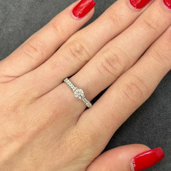 Bague Solitaire en or 18 K et diamants - Castafiore